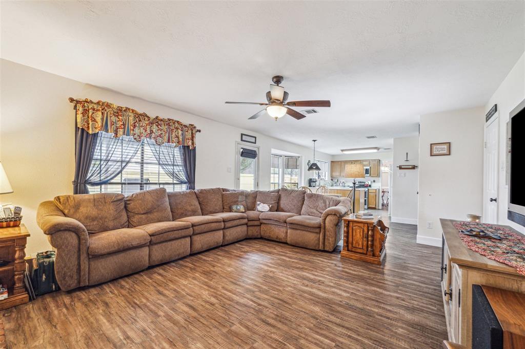 4207 Stoney View Drive, Pasadena, Texas image 5