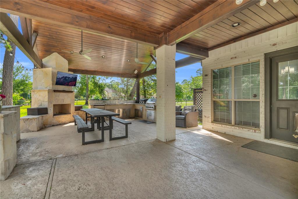 2402 Legends Gate Drive, Spring, Texas image 43