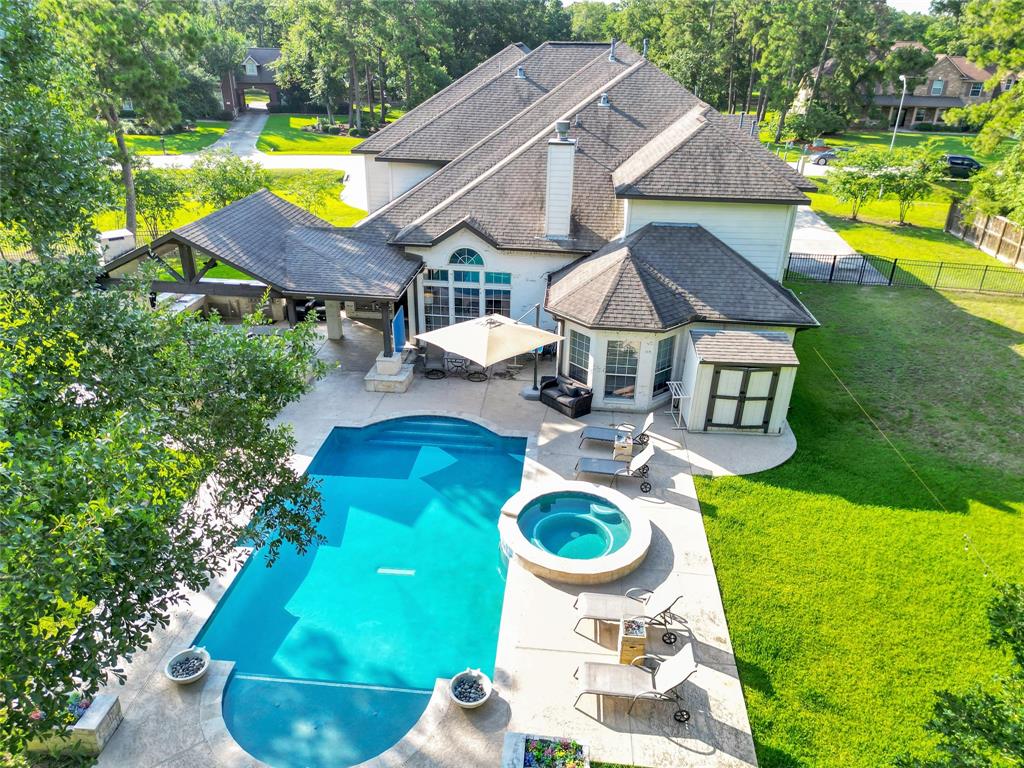 2402 Legends Gate Drive, Spring, Texas image 1