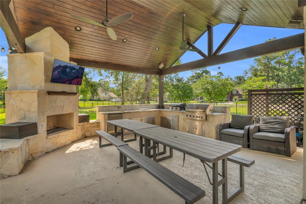 2402 Legends Gate Drive, Spring, Texas image 44
