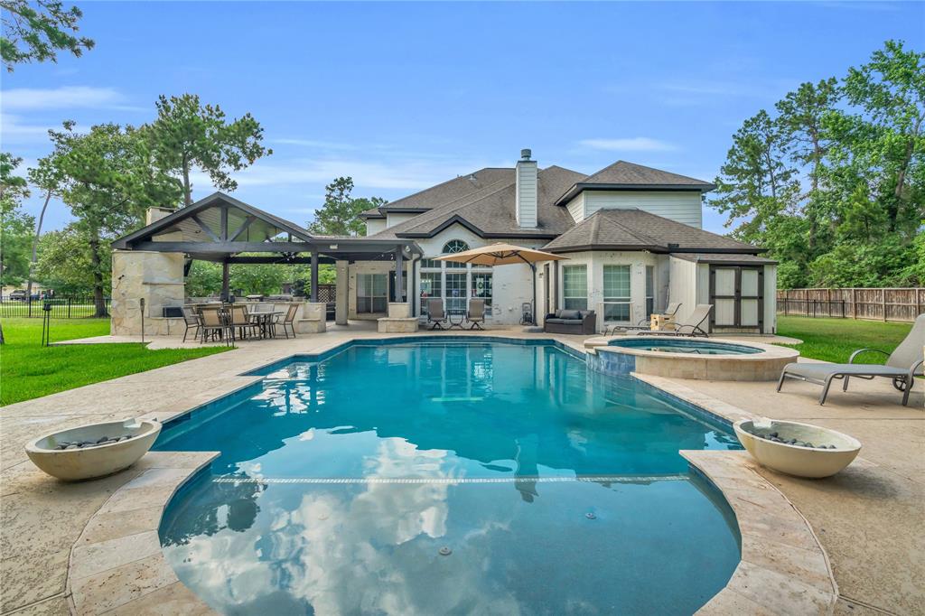 2402 Legends Gate Drive, Spring, Texas image 4