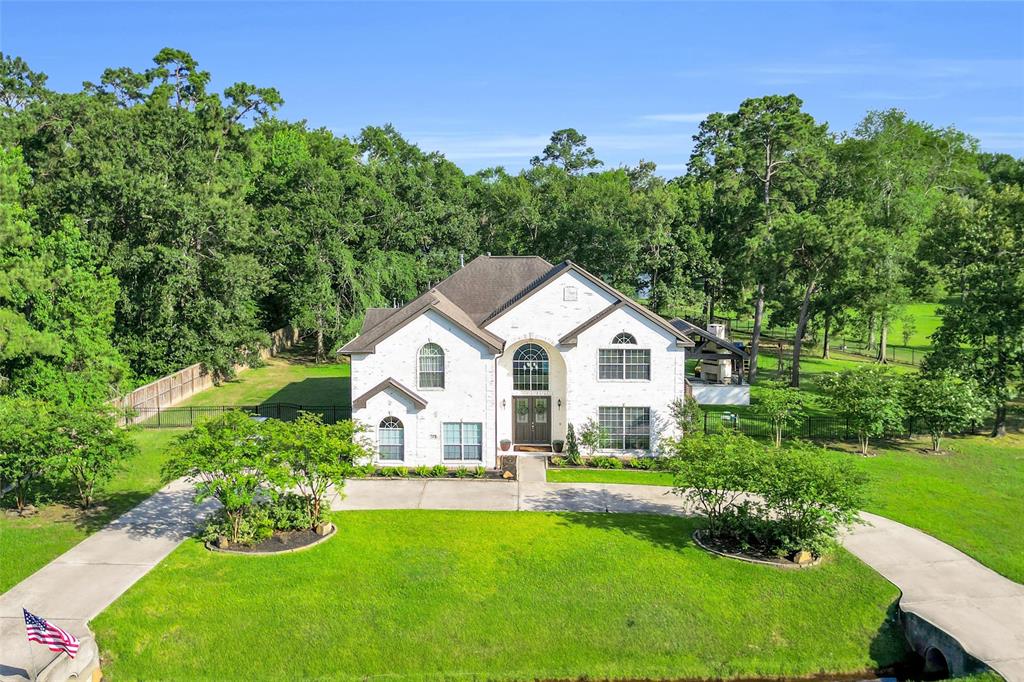 2402 Legends Gate Drive, Spring, Texas image 2