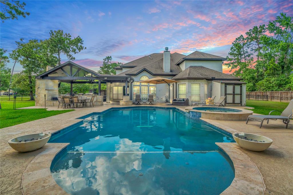 2402 Legends Gate Drive
