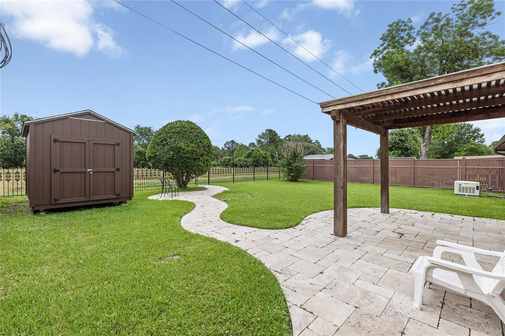 7422 Shady Vale Lane, Houston, Texas image 3