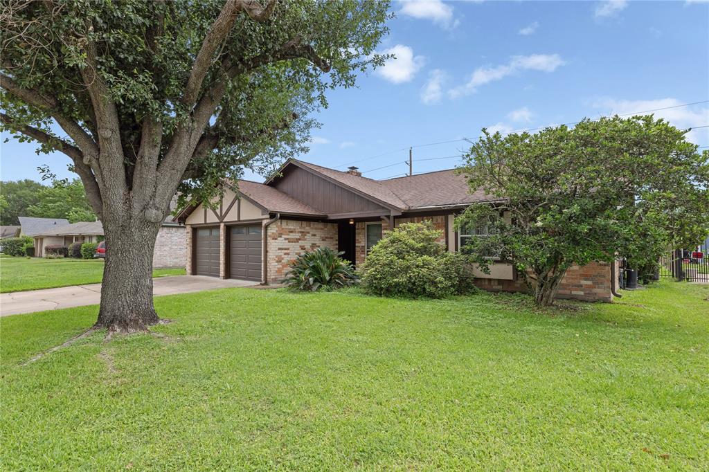 7422 Shady Vale Lane, Houston, Texas image 6