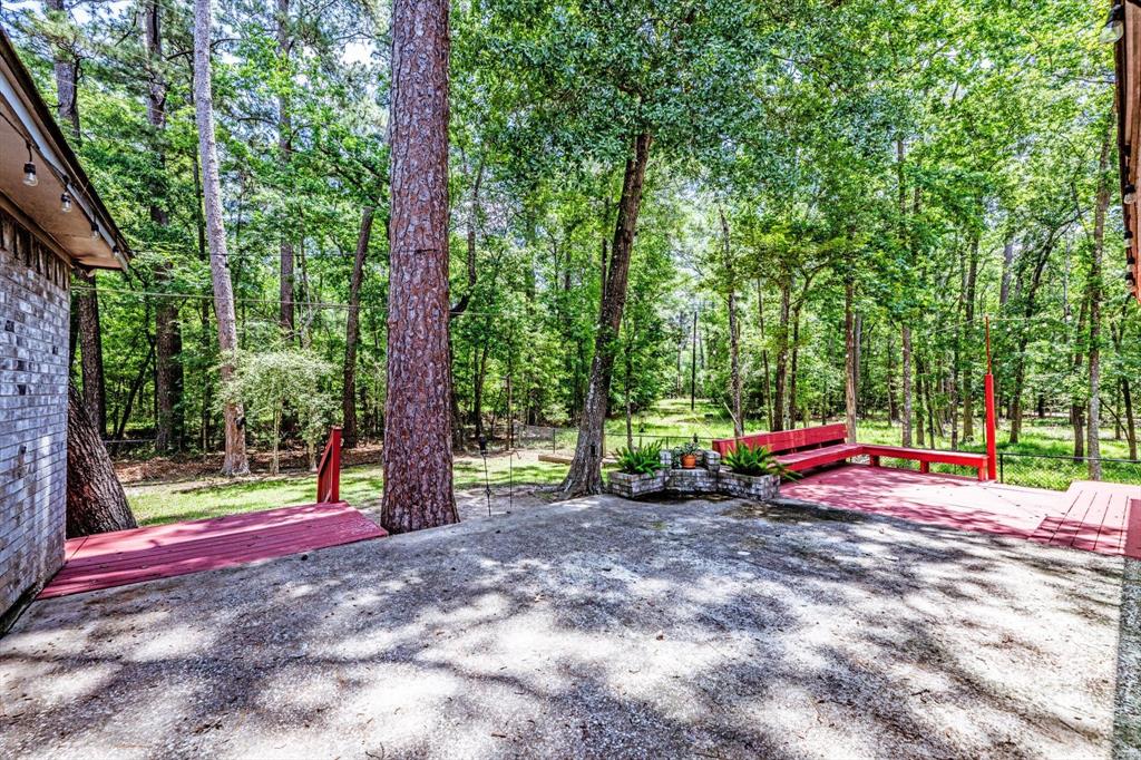 304 Inverness Street, Huntsville, Texas image 28