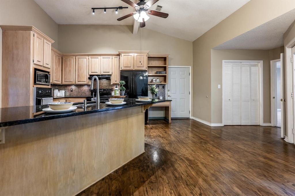 304 Inverness Street, Huntsville, Texas image 13