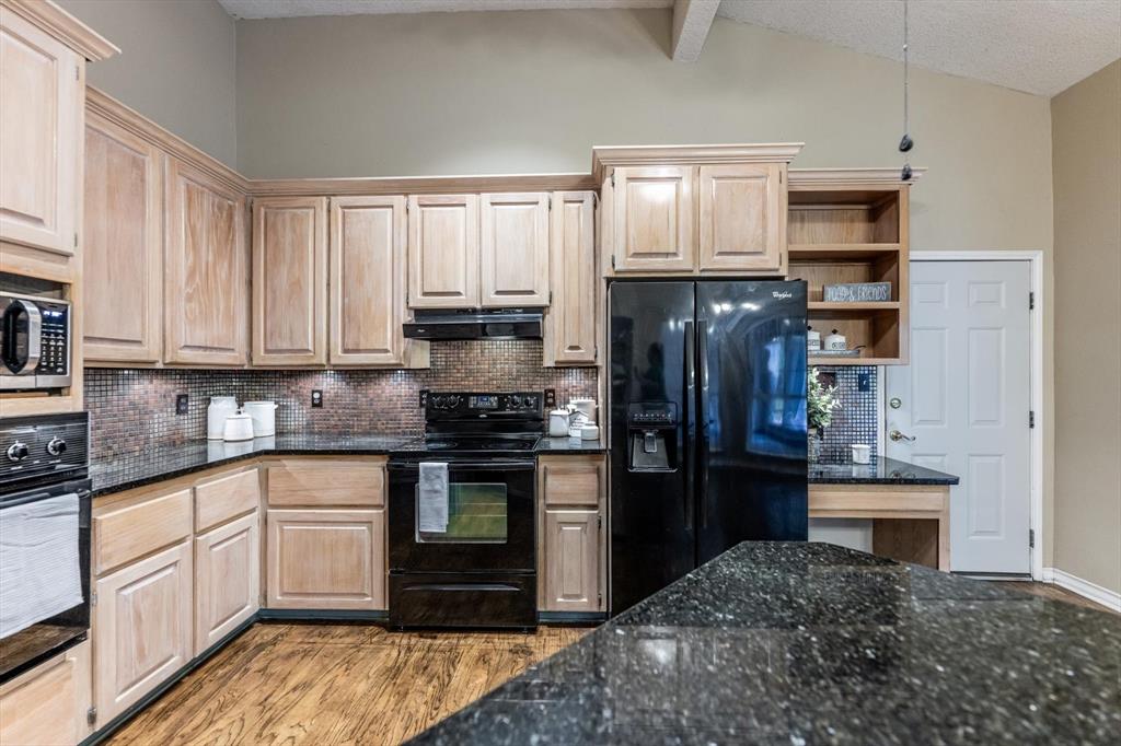 304 Inverness Street, Huntsville, Texas image 11