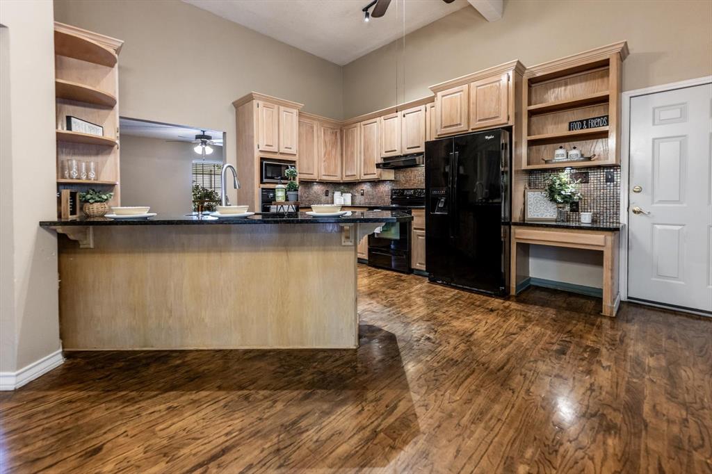 304 Inverness Street, Huntsville, Texas image 9