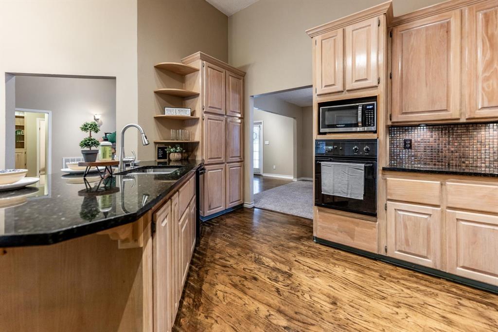 304 Inverness Street, Huntsville, Texas image 12