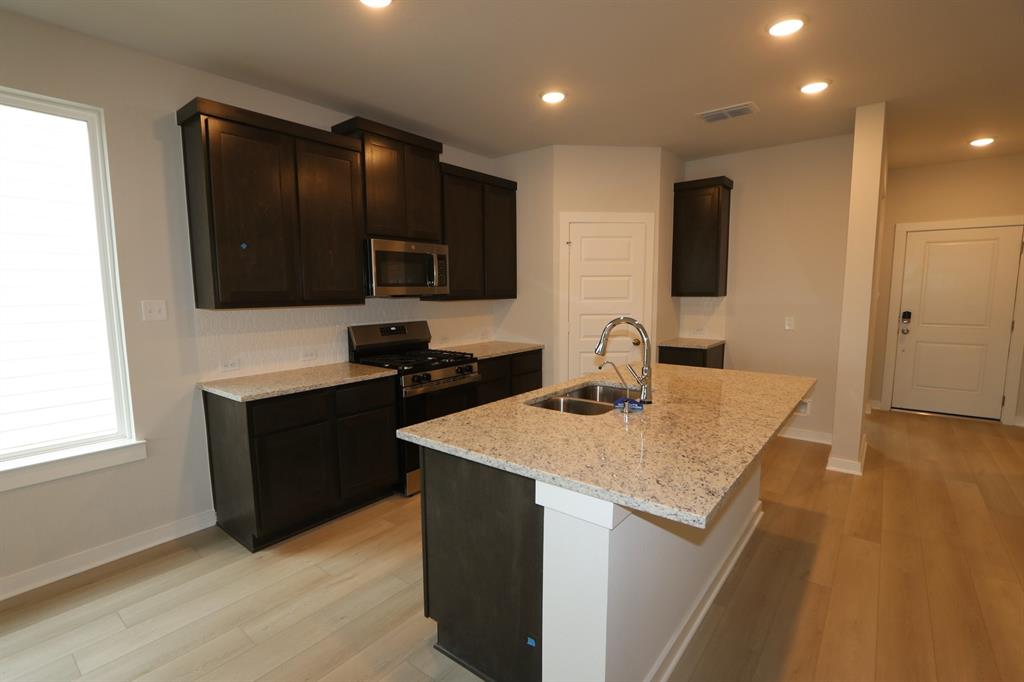 7611 Rainflower Field Dr, Cypress, Texas image 3