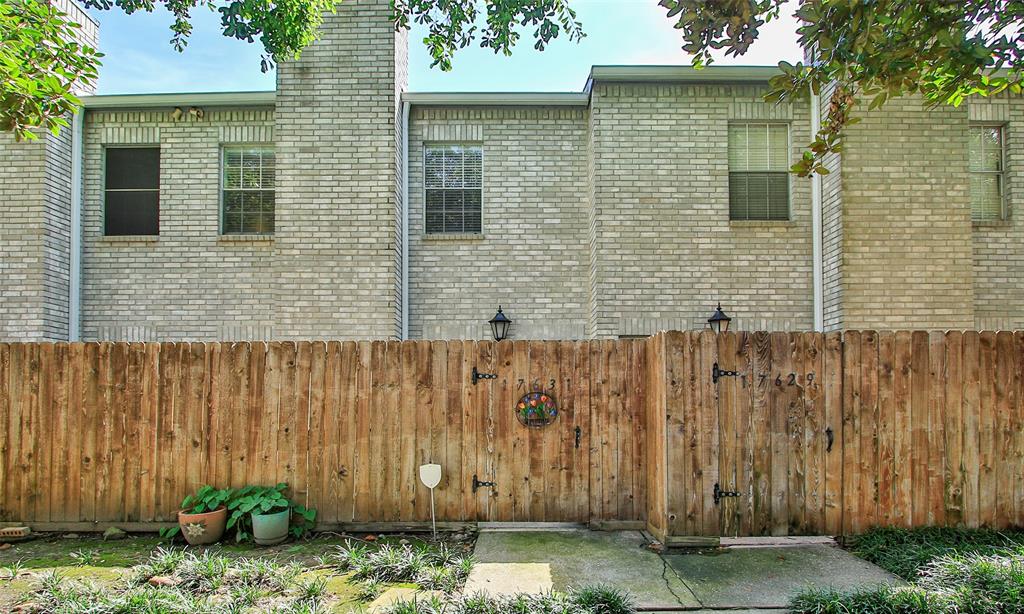 Photo 5 of 36 of 17631 Red Oak Drive 7631 townhome