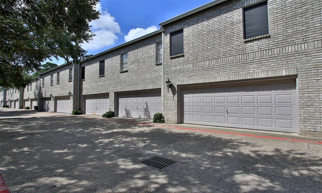 Photo 34 of 36 of 17631 Red Oak Drive 7631 townhome