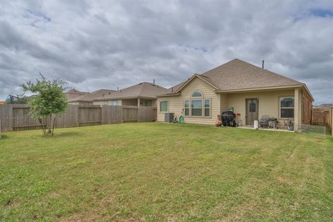 Single Family Residence in Dickinson TX 4135 Bayou Maison Circle 3.jpg