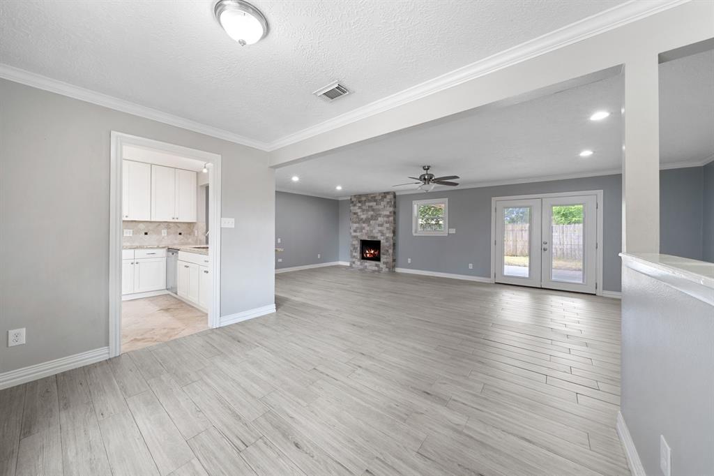13834 Fleur De Lis Boulevard