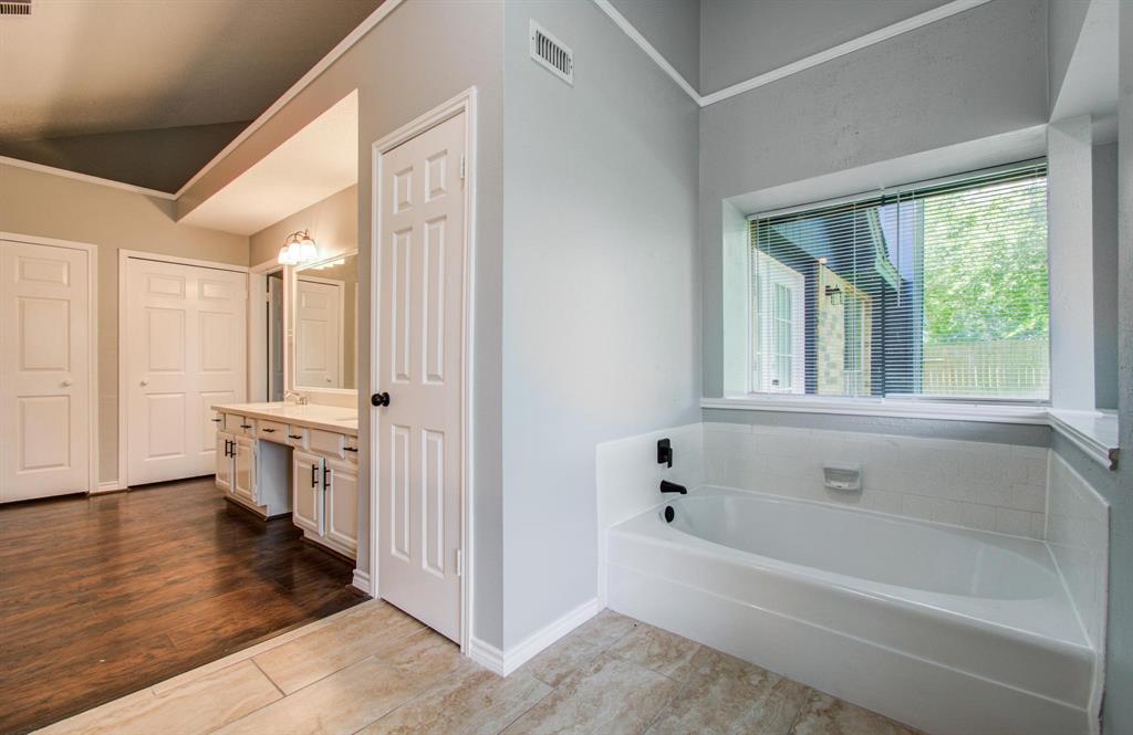 13215 Bunker Hill Drive, Willis, Texas image 33