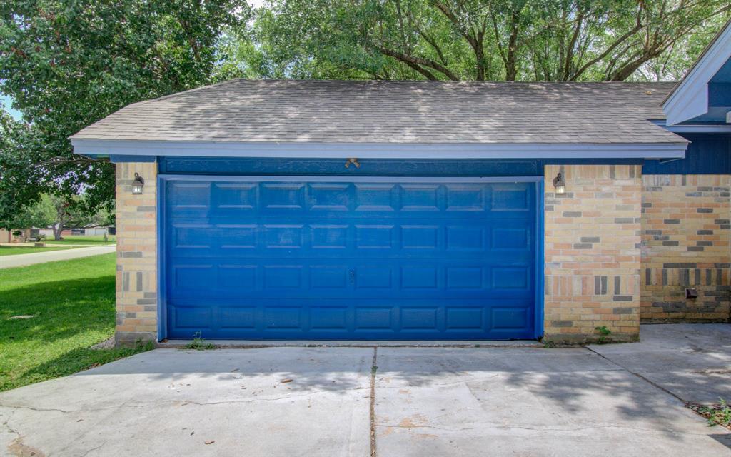 13215 Bunker Hill Drive, Willis, Texas image 3