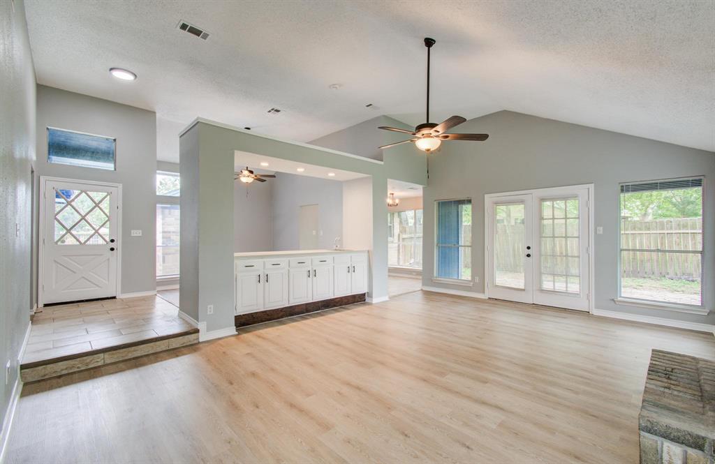 13215 Bunker Hill Drive, Willis, Texas image 5