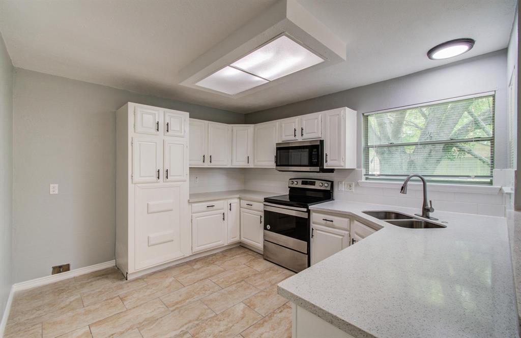 13215 Bunker Hill Drive, Willis, Texas image 16