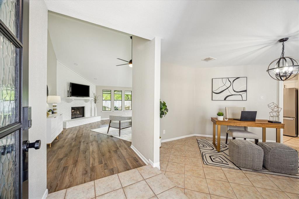 2301 Colleen Drive, Pearland, Texas image 4