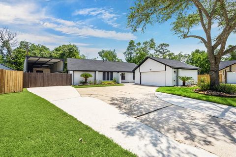 2301 Colleen Drive Pearland TX 77581
