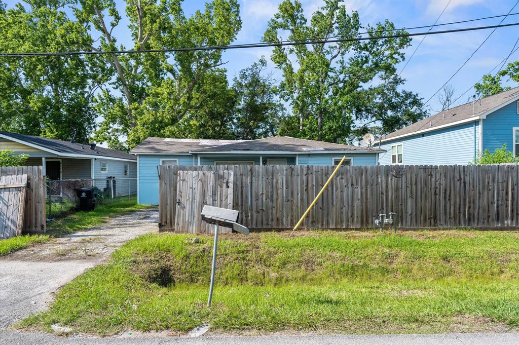 8121 Woodlyn Road, Houston, Texas image 3
