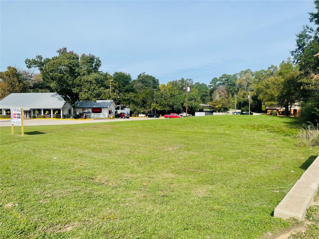 1248 W Church Street, Livingston, Texas image 8