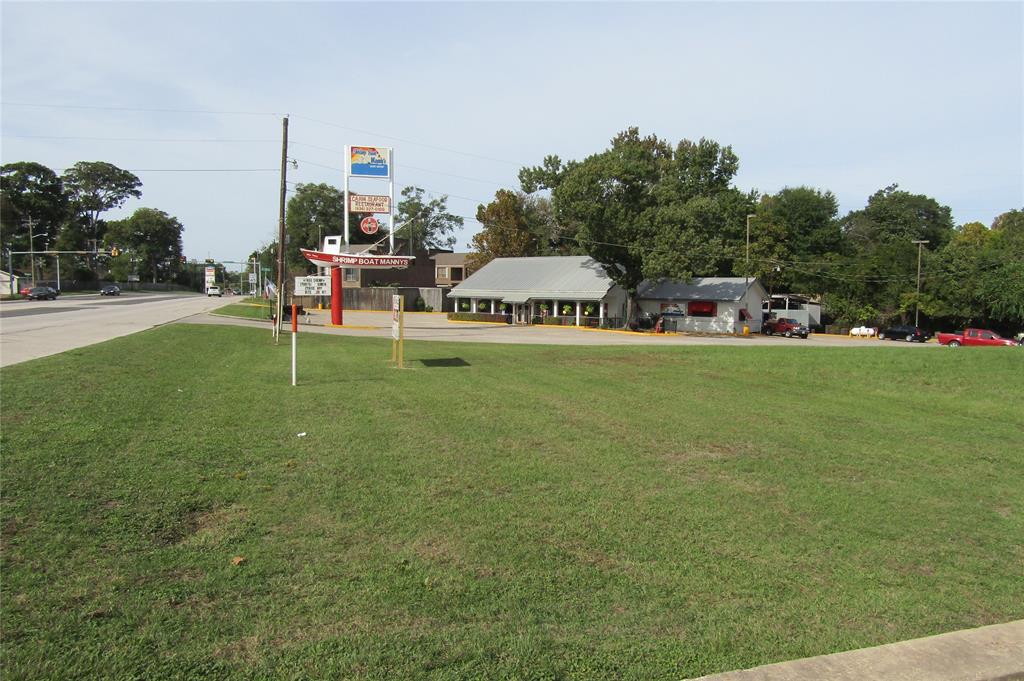 1248 W Church Street, Livingston, Texas image 11