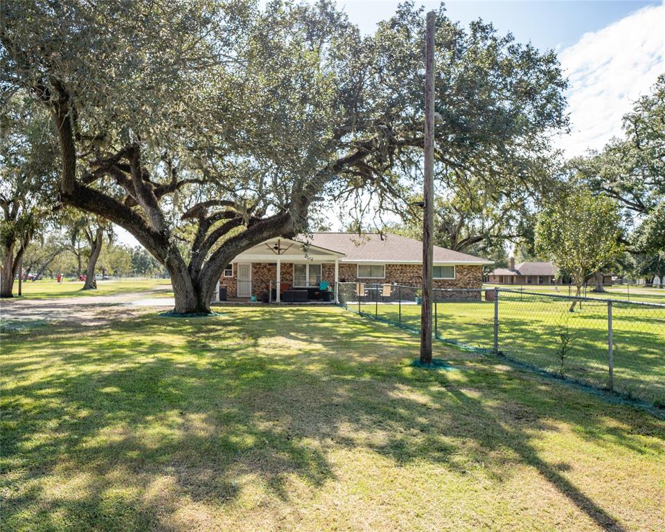 14 E Kingswood Street #14, Van Vleck, Texas image 3