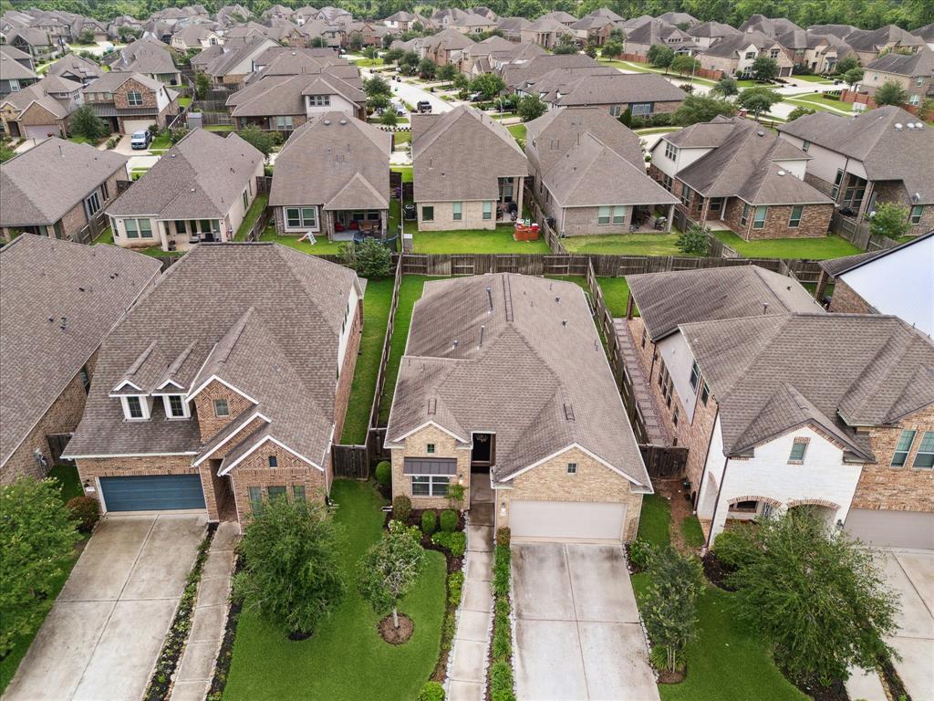 2518 Duke Heights Lane, Missouri City, Texas image 32