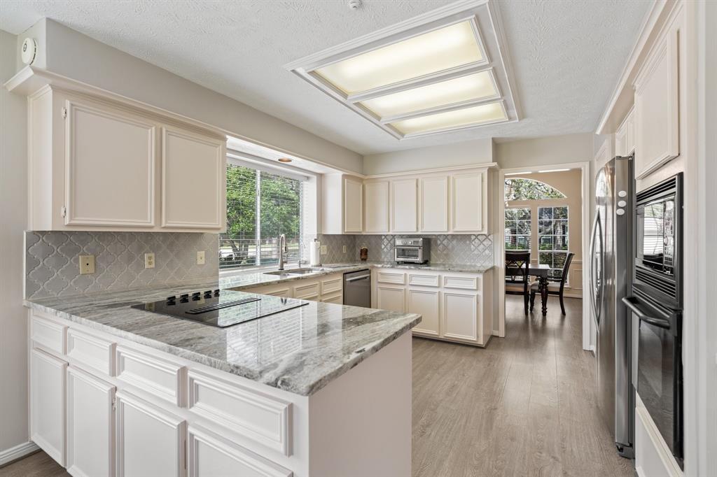 3906 E Wisteria Circle, Sugar Land, Texas image 6