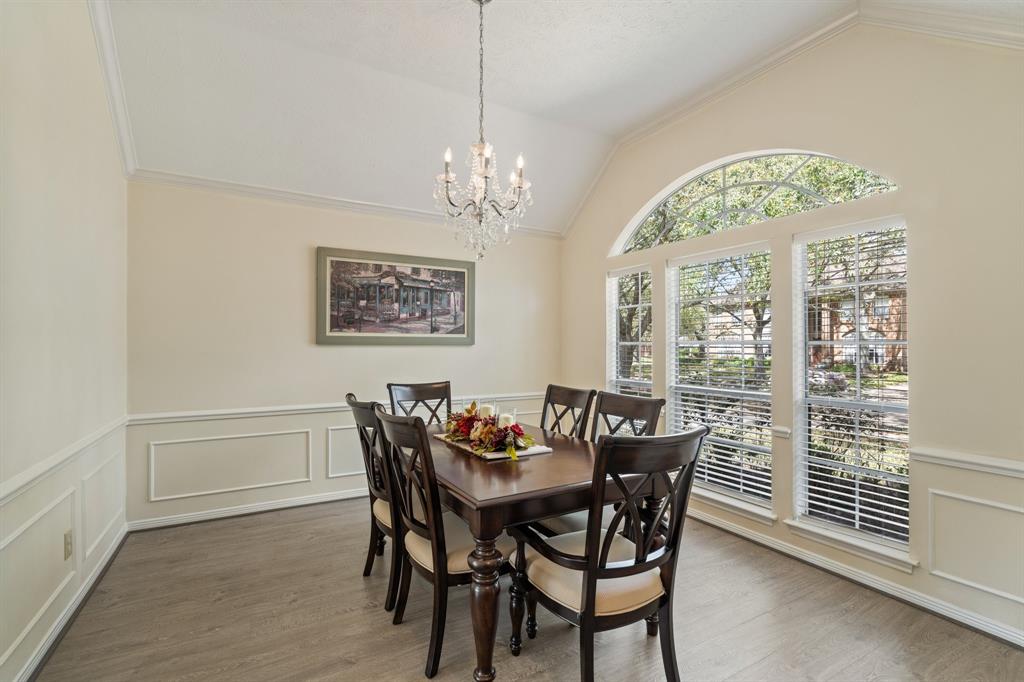 3906 E Wisteria Circle, Sugar Land, Texas image 3