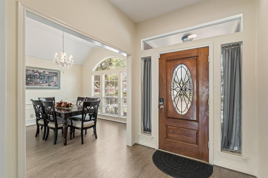 3906 E Wisteria Circle, Sugar Land, Texas image 2