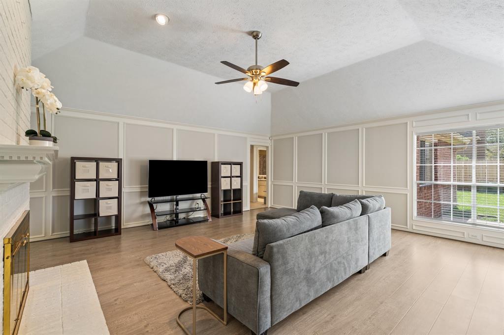 3906 E Wisteria Circle, Sugar Land, Texas image 11