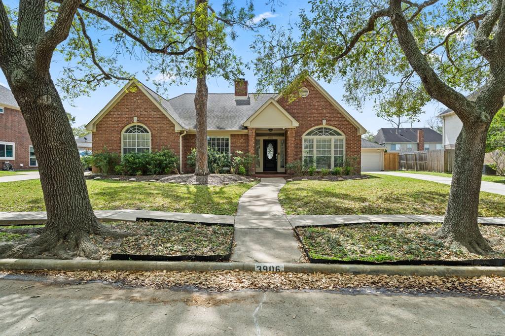 3906 E Wisteria Circle, Sugar Land, Texas image 1
