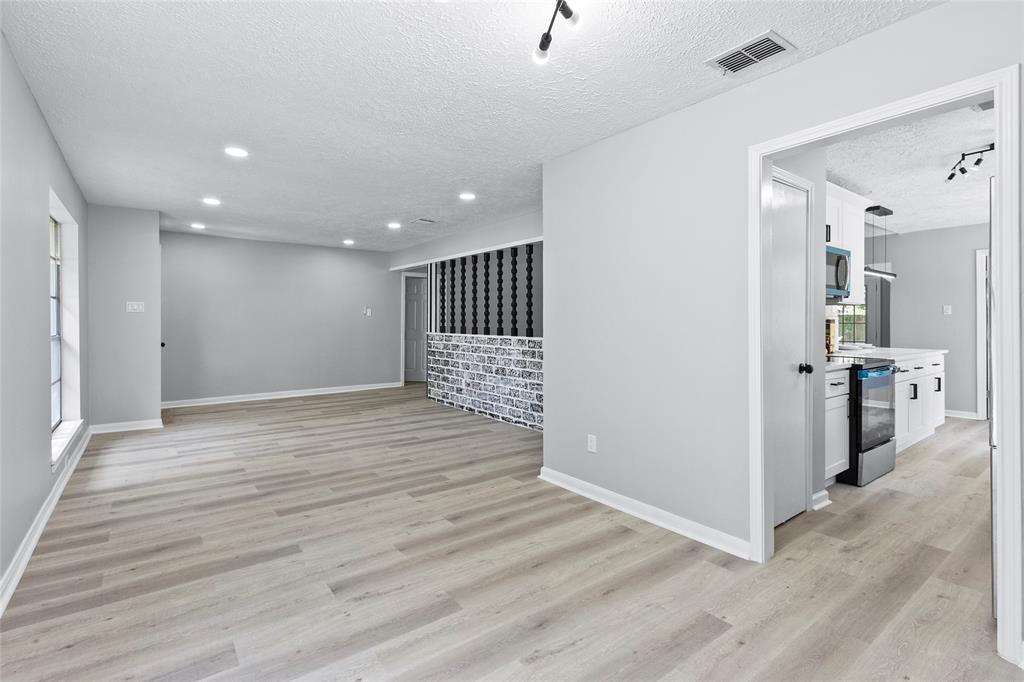 3222 Three Pines Drive, Houston, Texas image 12