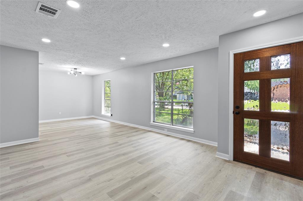 3222 Three Pines Drive, Houston, Texas image 3