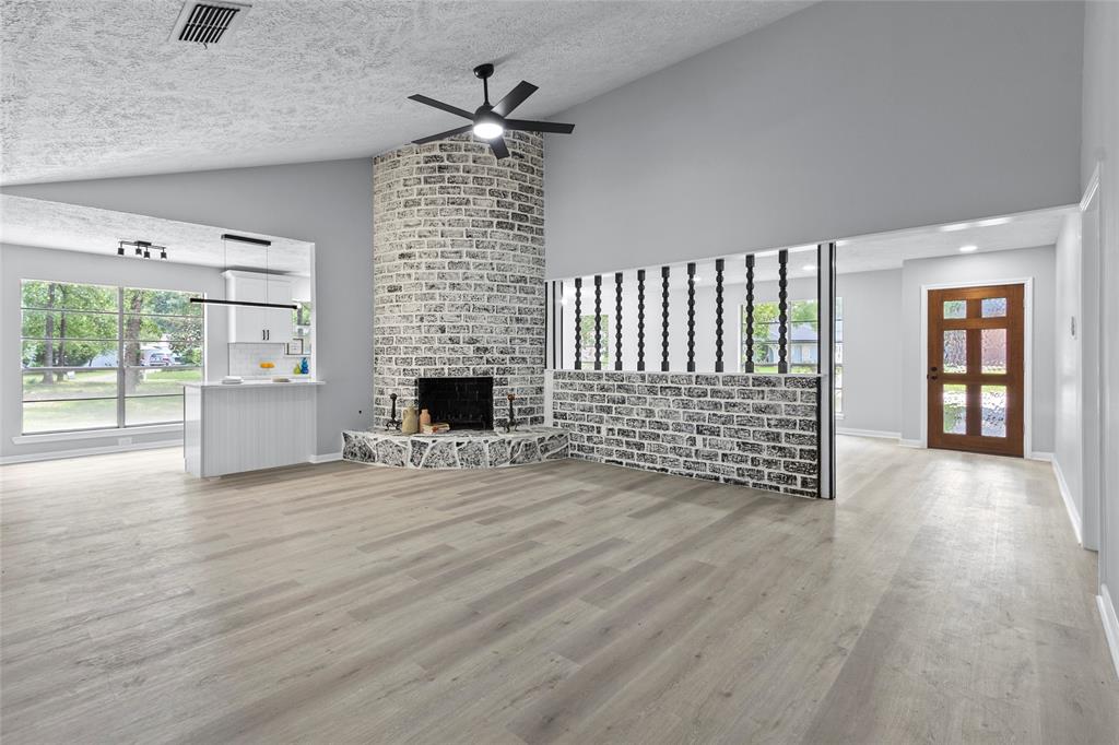 3222 Three Pines Drive, Houston, Texas image 6