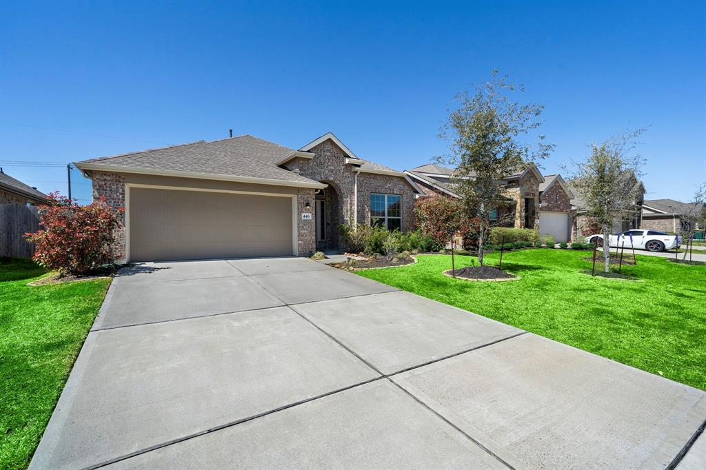 446 Ridgewood Terrace Drive, La Marque, Texas image 2