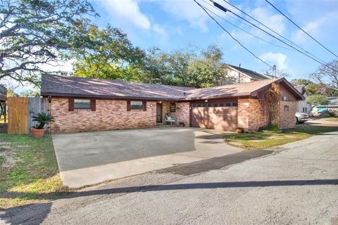 A home in Kemah