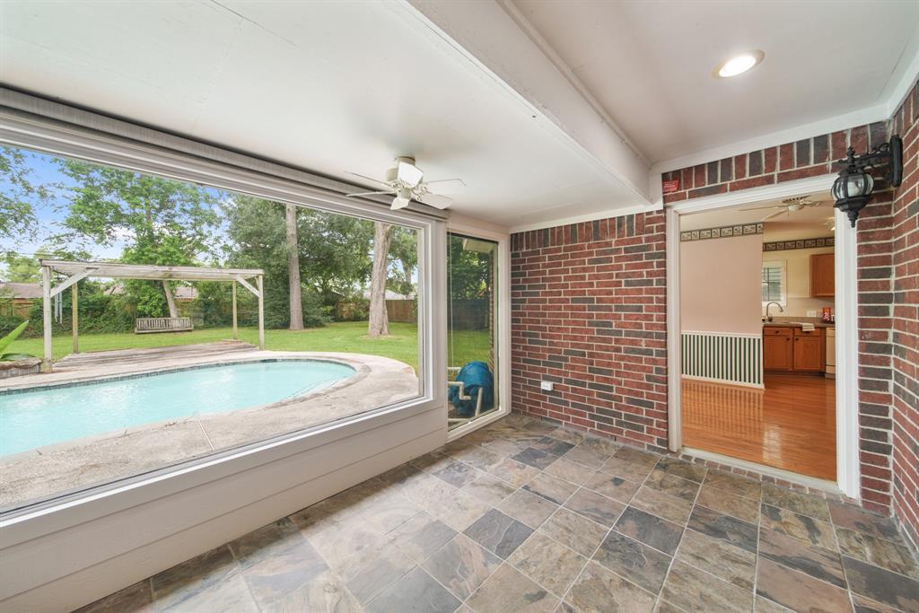 5509 Sycamore Drive, Dickinson, Texas image 11