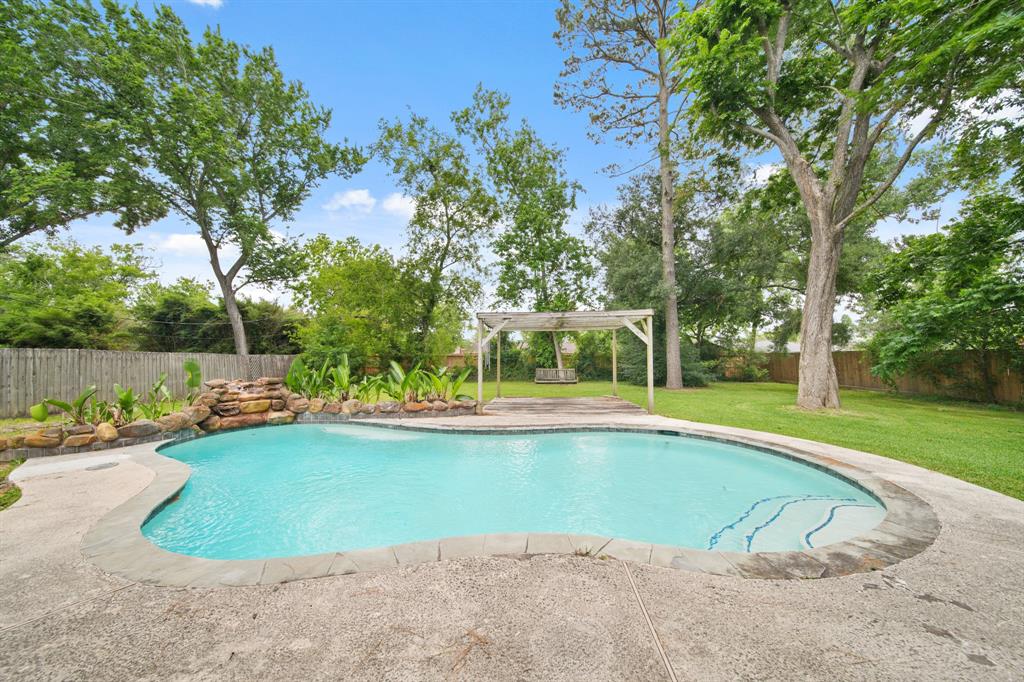 5509 Sycamore Drive, Dickinson, Texas image 37