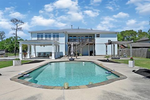 A home in Shoreacres