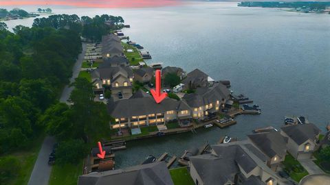 Photo of 347 Old Aqua Landing E, Conroe, TX 77356 (MLS # 53879388)