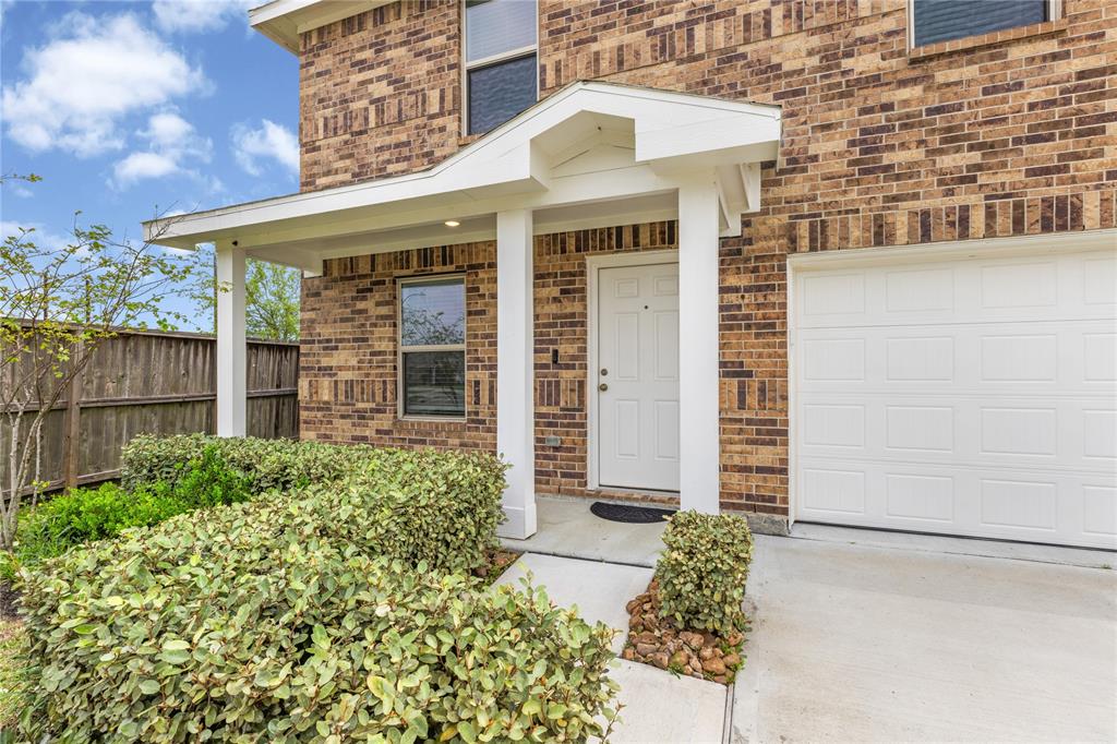609 Forest Bend Lane, La Marque, Texas image 5
