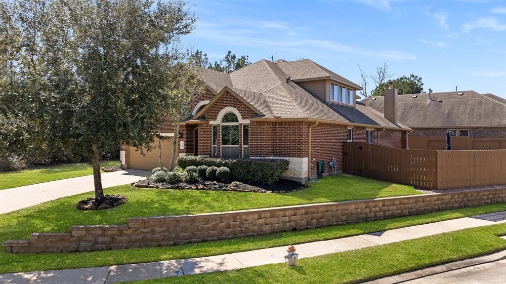 126 Fields View Court, Conroe, Texas image 2