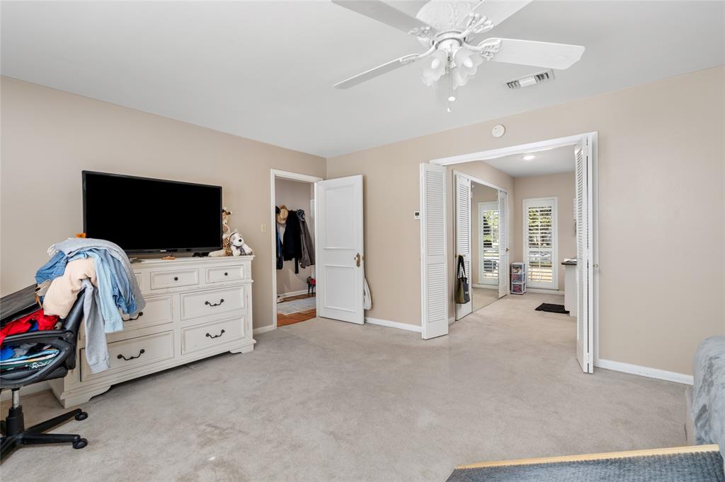 2526 Country Club Boulevard, Sugar Land, Texas image 24