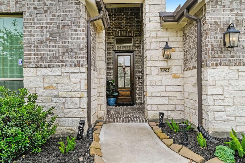 32927 Franklin Brooks Drive, Brookshire, Texas image 6