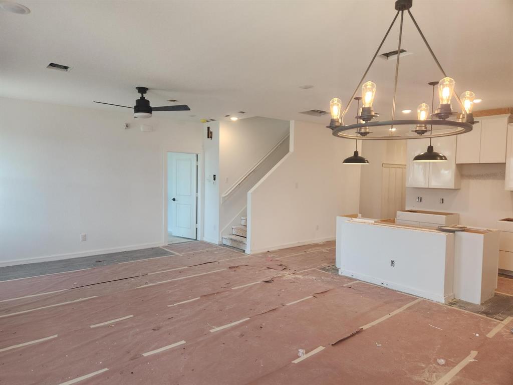 422 Monarch Trail, Huntsville, Texas image 4