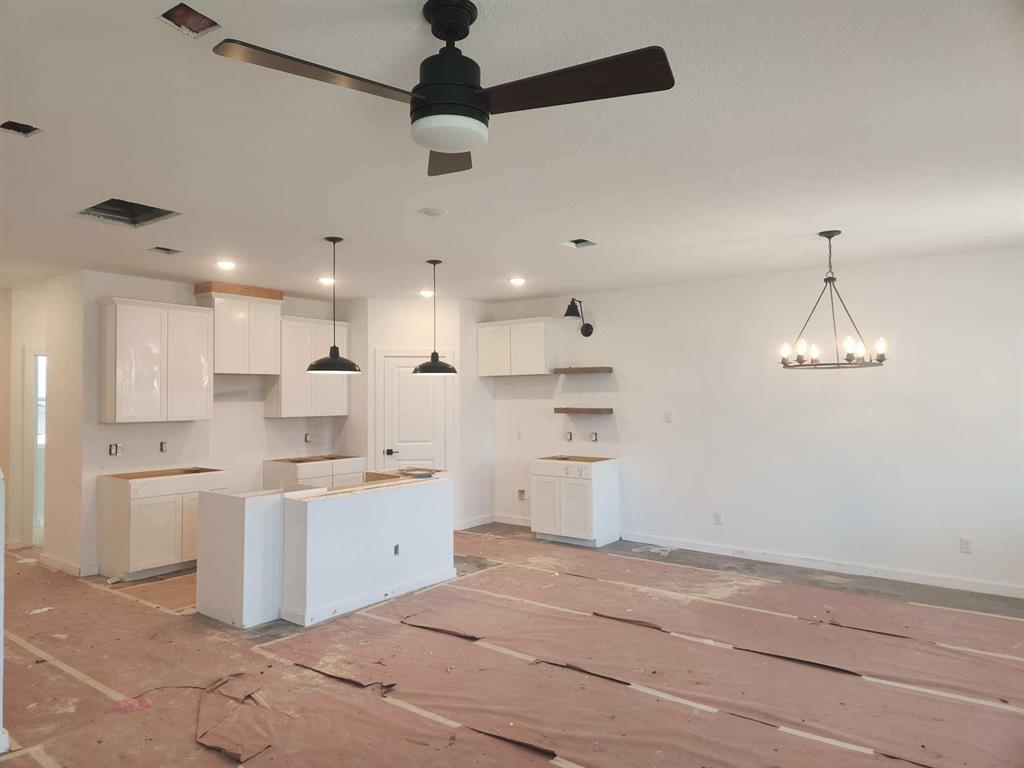 422 Monarch Trail, Huntsville, Texas image 5